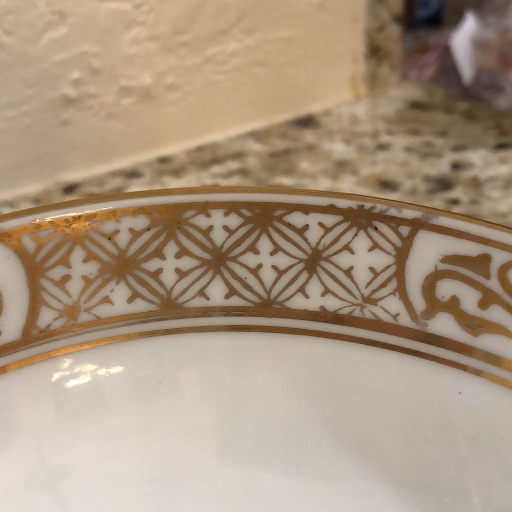 Japanese Gold Imari Hand-painted Porcelain Bowl - Picture 9 of 10